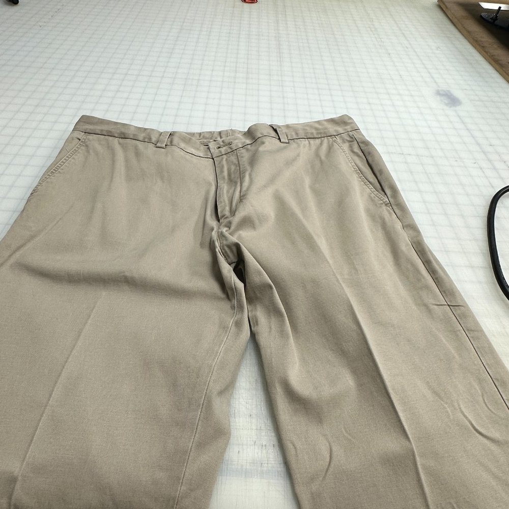 Vineyard Vines Khaki Pants Size 38/32